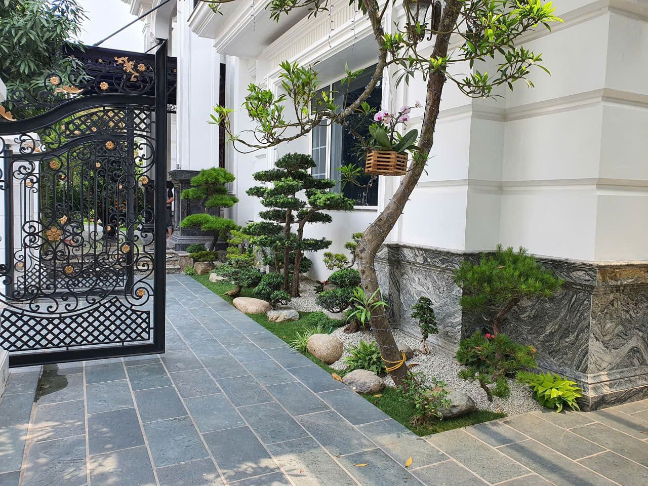 Thiết kế thi công sân vườn biệt thự